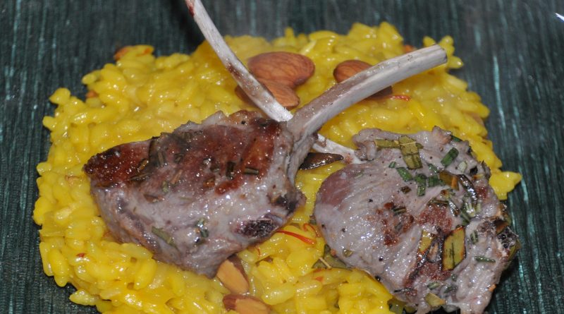 Risotto allo zafferano con lombatine d'agnello