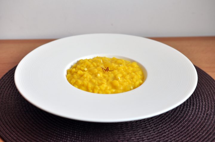 Risotto allo zafferano mantecato con sedano rapa 2