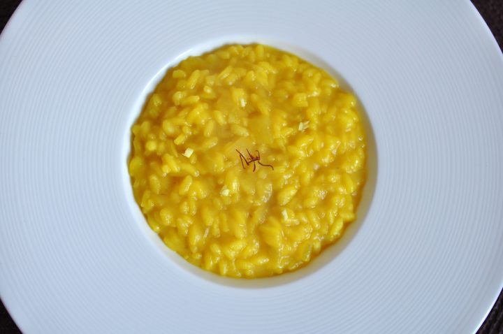 Risotto allo zafferano mantecato con sedano rapa 4