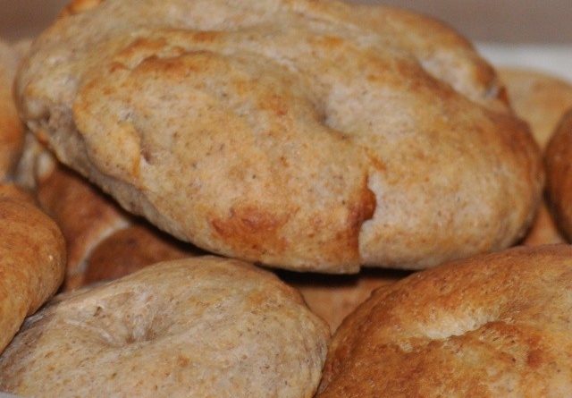 Foccaccine parmigiano e pinoli