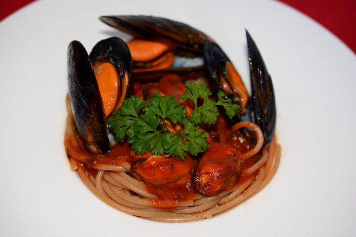 Spaghetti al sugo di cozze