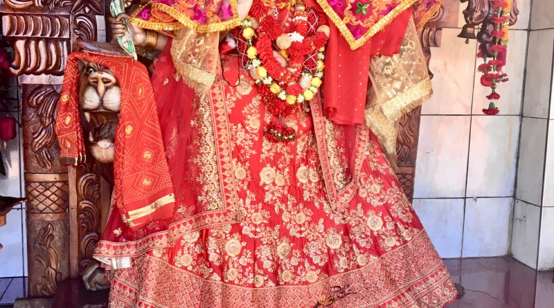 Statua all'interno di uno dei templi