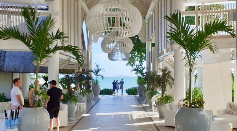 Ingresso del resort LUX a Grand Gaube