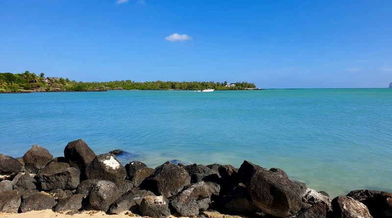 La spiaggia del resort LUX a Grand Gaube