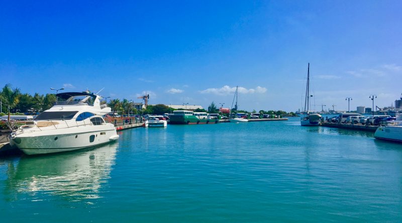 Vista sul porto di Port Louis