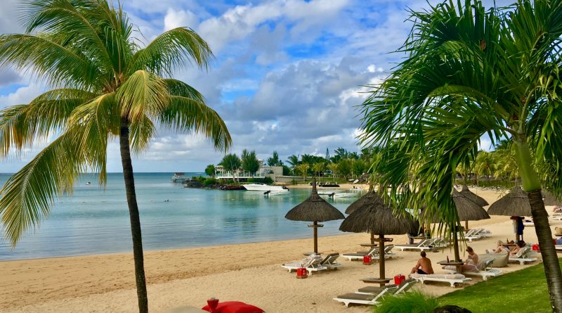 La spiaggia del resort LUX a Grand Gaube