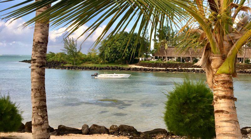 La spiaggia del resort LUX a Grand Gaube