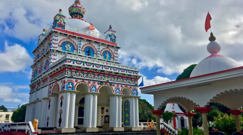 Il tempio di Shiva "Maheswarnath Shiv Mandir" a Triolet