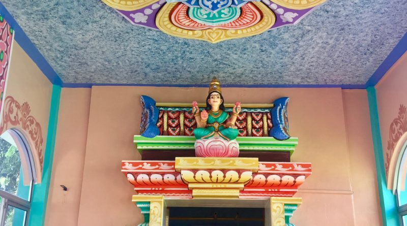 Particolare del soffitto del Tempio tamil a Cap Malhereux