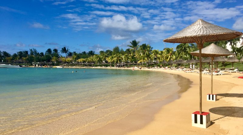 La spiaggia del resort LUX a Grand Gaube